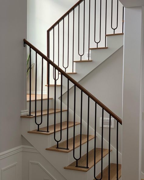 Modern Metal Railings | Ornamental Iron Railings | Get Free Estimate Indoor Iron Stair Railing, Wrought Iron Staircase Railing, Modern Wrought Iron Stair Railing, Metal Bannister Ideas, Interior Railing Design, Metal Railing Staircase, Iron Railing Stairs, Entry Railing, Stair Railings Metal