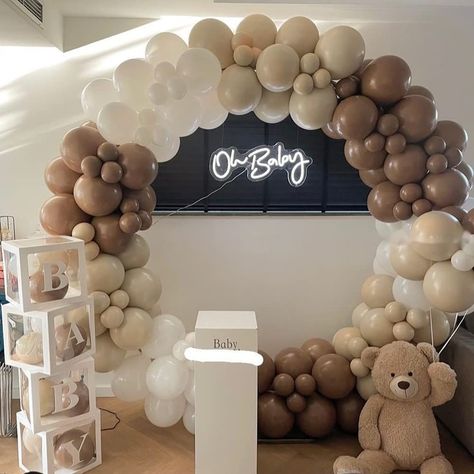 baby shower Coffee Wedding Theme, Birthday Party Decorations White, Brown Baby Shower Ideas, Balloon Boxes, Decoration Buffet, Cream Birthday Party, Baby Shower Deco, White Baby Showers, Future Room