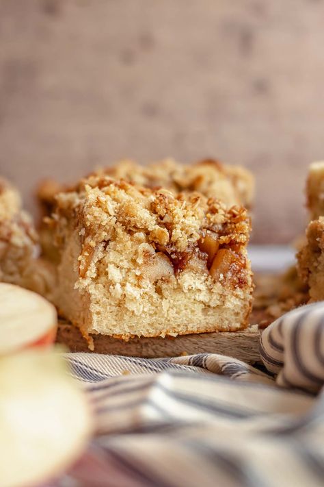 This apple streusel coffee cake takes a tender cake and tops it with cinnamon apple chunks and a crumb topping. This apple cake has comforting flavors and is a special breakfast that is perfect for a weekday or to serve to house guests for the weekend. Crumb Cake Topping, Paleo Coffee Cake, Gluten Free Apple Cake, Apple Crumb Cake, Cinnamon Crumb Cake, Banana Diaries, Apple Crumble Cake, Homemade Vanilla Cake, Apple Crumb Cakes