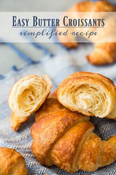 This was the easiest croissant recipe I've ever made. No butter square needed! I never thought I could do it but they came out perfect! #croissant #croissants #recipe #breakfast #dinner #meals #dessert #Frenchtoast #chocolate #appetizers #almond #breadpudding #hamandcheese #stuffed #homemade #bake #dough #toppings #sandwiches #filling #Paris #video #easy #lunch #nutella #French #butter #brunch #bakingamoment Croissant Nutella, Easy Croissant Recipe, Crossiant Recipes, Crossant Recipes, Easy Puff Pastry Recipe, Resepi Roti, Homemade Croissants, Butter Croissant, Croissant Dough