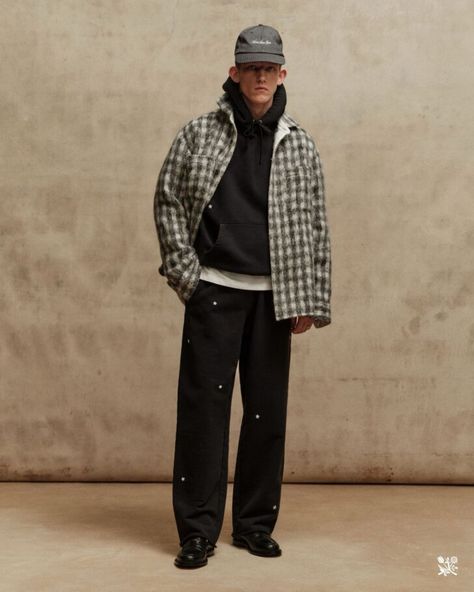 Aimé Leon Dore unveils the second part of its spring-summer collection - addstylers.com Connor Newall, Yankee Hat, New York October, Relaxed Trousers, Aime Leon Dore, Summer Lookbook, American Brand, Men Fashion Casual Outfits, 2024 Collection