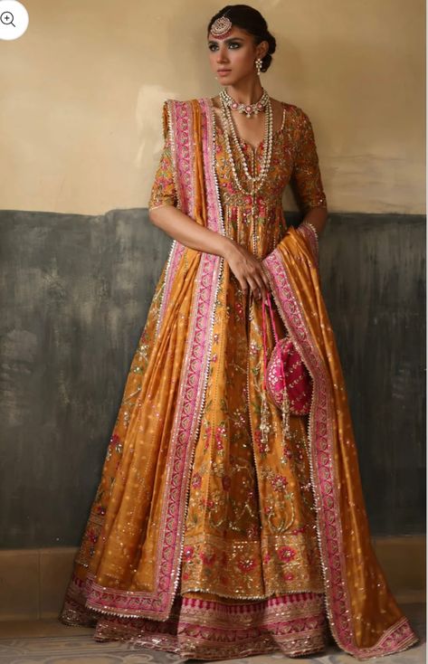 Mehndi Bride Dress, Mehendi Lehenga, Mina Hasan, Mehndi Bride, Pakistani Mehndi, Walima Dress, Mehndi Brides, Pakistani Wedding Outfits, Royalty Aesthetic