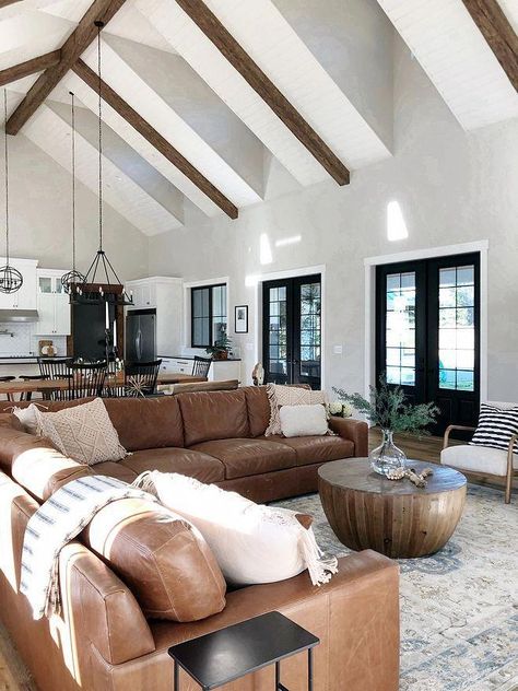 Leather Living Room Furniture, Build Your Own House, Home Space, Design Hotel, Leather Sectional, Living Room Sectional, Living Room Inspo, New Living Room, Couches Living Room