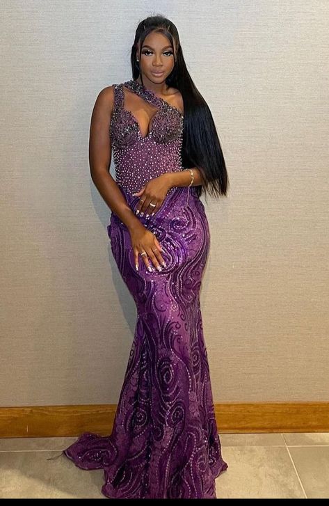 Purple Asoebi, Asoebi Dress, Afro Clothes, Nigerian Dress Styles, Asoebi Style, Africa Women, Princess Evening Dress, Nigerian Dress, Nigerian Lace Styles Dress