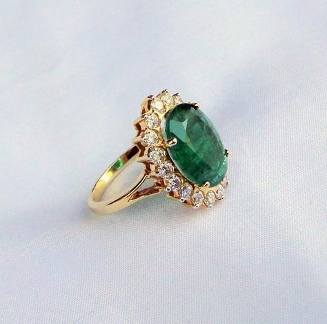 18 K Gold Natural Emerald Diamond Ring engagement ring fine jewelry Diamond Emerald Ring, Smaragd Ring, Diamond Ring Engagement, Natural Emerald Rings, Emerald Rings, Emerald Ring Gold, Emerald Diamond Ring, Gold Rings Jewelry, Ringe Gold