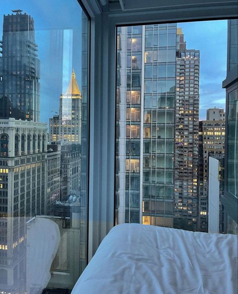 Michelle Infusino, Nyc Rooms, Vibe Rooms, Nyc Penthouse, City View Apartment, Apartment View, High Rise Apartments, Nyc Hotels, New York Hotels