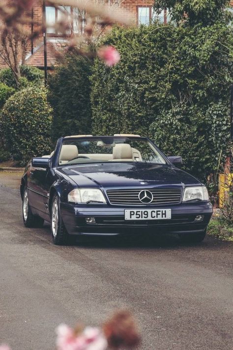 Beautiful mid-facelift Mercedes-Benz SL 500 #R129, Low Mileage, Exceptional History, Upgraded Exhaust for Sale. #mercedesbenz #mercedeslifestyle #classicmercedesbenz #mercedes_benz #Mercedes-Benz #classictrader Mercedes Sl500 R129, 80s Mercedes Benz, Sl500 Mercedes, 80s Mercedes, Mercedes Sl500, Mercedes R129, Benz Mercedes, Daimler Benz, Mercedes Sl