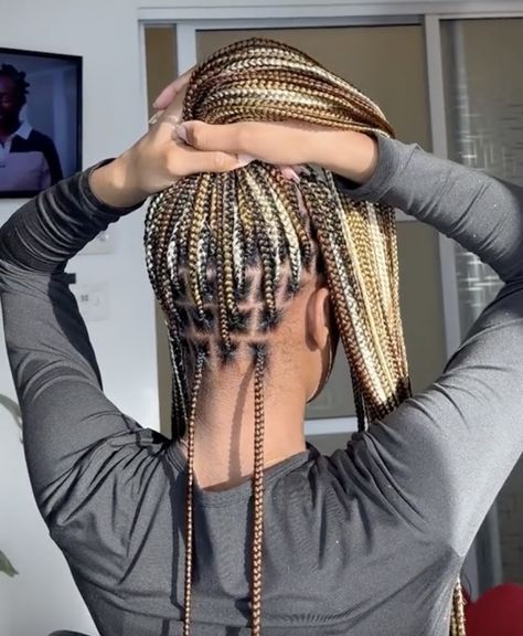 Knotless Box Braids. Color 30,27, and 613. 1b/27 Mixed Braids, Medium Knotless Braids Color Ideas, 4/27/30/613 Box Braids, 3 Color Knotless Braids, 613/27/30 Knotless Braids, M27/30/613 Braids, 613 And Black Knotless Braids, Color 613 Knotless Braids, Color 30 And 613 Braids