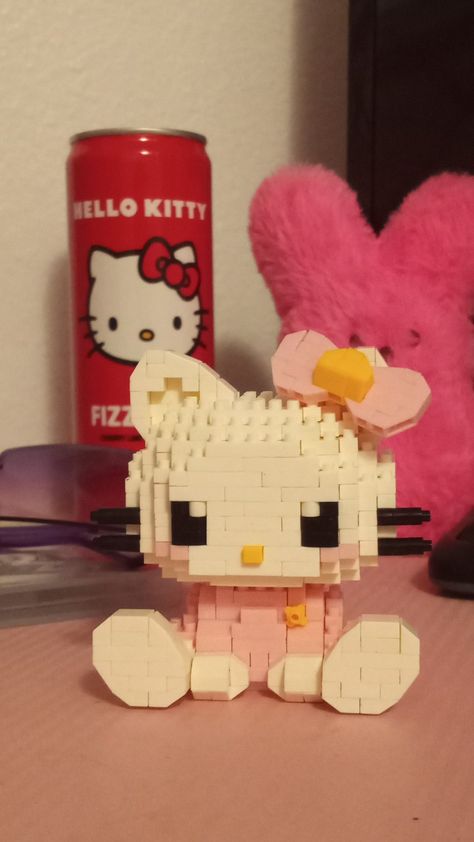 Hello Kitty Lego Sets, Lego Hello Kitty, Aesthetic Lego Sets, Cute Lego Ideas, Cute Legos, Cute Lego Sets, Legos Aesthetic, Lego Cute, Hello Kitty Minecraft