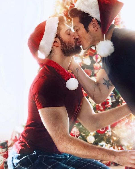 Mistletoe not included 🥰🥰. #happyholidays #merrychristmas #love #boyfriends #christmas #hohoho #gay #gaylove #santa #holidays #santababy… Gay Christmas, Celtic Music, Men Kissing, Gay Romance, Santa Baby, Fun Loving, Gay Love, Christmas Love, Couples In Love