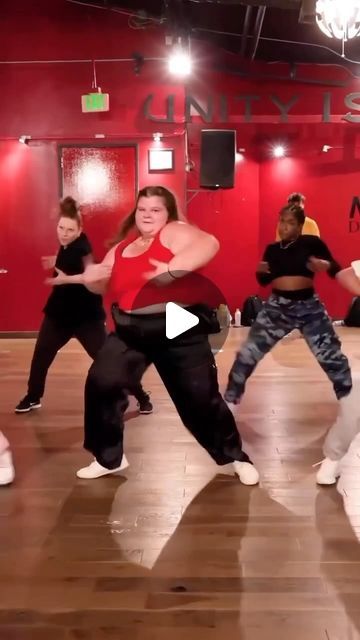 Cool Dance Videos, Red Dance, Zumba Dance Workouts, Belly Dancing Workout, Afro Dance, Easy Dance, New Dance Video, Zumba Dance, Cool Dance Moves