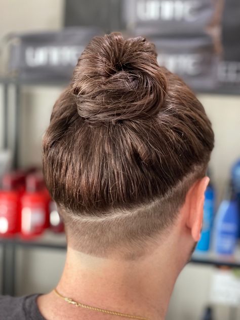 #manbun #undercut #menshaircut Man Bun Haircut, Styles For Guys, Man Bun Styles, Man Buns, Color Correction Hair, Man Bun Hairstyles, Undercut Men, Men's Hairstyle, Bun Styles