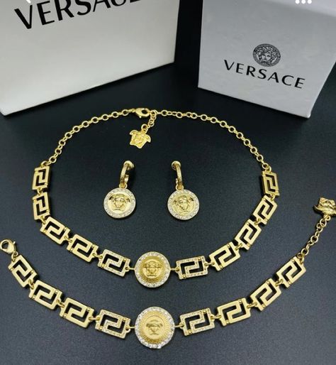 Kiss Quotes, Branded Jewellery, Versace Necklace, Necklace Luxury, Diamond Pendent, Expensive Jewelry Luxury, Versace Jewelry, Sweet Jewelry, Mens Rings Fashion