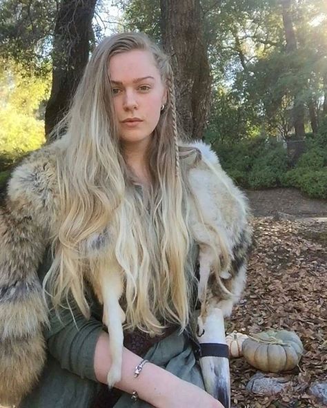 @nornewoven #vikingsunite #viking #vikings #norse #northman #mjolnir #nature #pagan #paganism #pagans #celtic #heathen Old Norse Names, Norse Names, Estilo Kim Kardashian, Arte Viking, Names For Girls, Viking Dress, Viking Life, Viking Costume, Girls Names