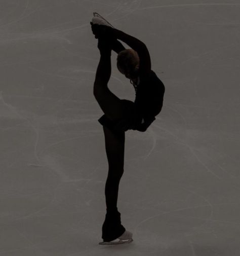 Black Figure Skater Aesthetic, Figure Skating Aesthetic Dark, Ice Skating Girl Aesthetic, Ice Skater Aesthetic, Figure Ice Skates, Figure Skating Outfits, Skate 3, Skating Aesthetic, Skater Aesthetic