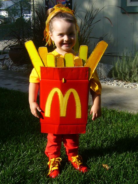 Homemade French Fry costume made from a costco milk box. French Fry Costume, Fancy Dress Costumes Kids, Epic Halloween Costumes, Handmade Halloween Costumes, Costume Carnaval, Box Costumes, Baby Kostüm, Diy Costumes Kids, Diy Halloween Costumes For Kids