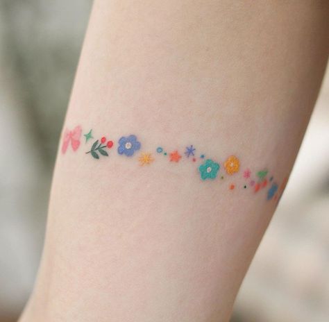 Minimalist Tattoos #tattoo #tattooideas #tattoosforwomen #minimalisttattoos #creativetattoo Color Mini Tattoo, Colorful Line Tattoo, Coloured Tattoos For Women, Colored Tattoos For Women, Color Line Tattoo, Cute Colorful Tattoos, Colorful Tattoos For Women, Coloured Tattoos, Colourful Tattoo