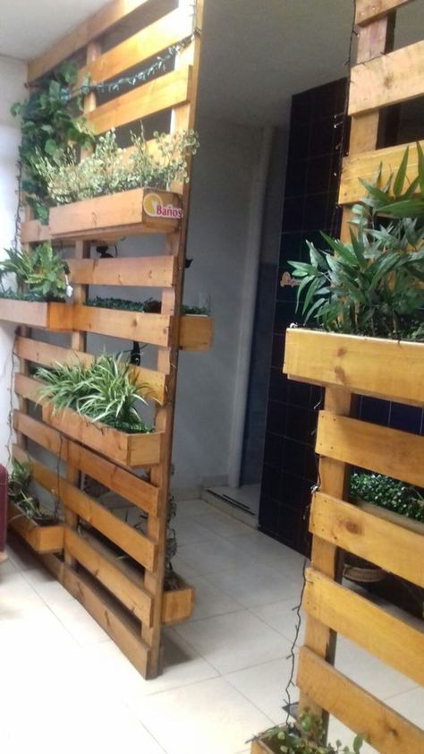 Diy Rustic Decor Ideas, Pallet Garden Walls, Utah House, Rustic Decor Ideas, Pallet Furniture Designs, Diy Rustic Decor, Hemma Diy, Dekor Diy, Diy Backyard Landscaping