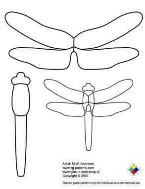 Bebe Tre Kunst, Dragonfly Stained Glass, Stained Glass Patterns Free, Desain Furnitur Modern, Dragonfly Art, Stained Glass Diy, Stained Glass Crafts, Glass Butterfly, Stained Glass Projects