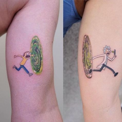 Make it pleasant for your beloved or dear person and suggest him a soulmate matching couple tattoo. Choose one of the 60+ ideas we have listed in our article. Rick E Morty, Couple Tattoos Unique Meaningful, Partner Tattoos, Rick And Morty Tattoo, Maching Tattoos, Brother Tattoos, M Tattoos, Couples Tattoo Designs, Sibling Tattoos