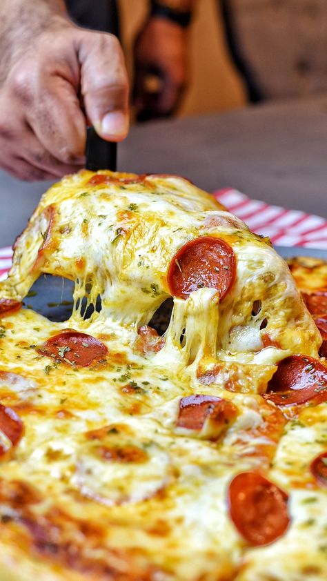 Turkey Pepperoni Recipes, Turkey Italian Sausage, Pepperoni Recipes, Pizza Fries, Turkey Pepperoni, Recipes Low Carb, Gluten Free Pizza, Food Club, Pizza Recipes Dough