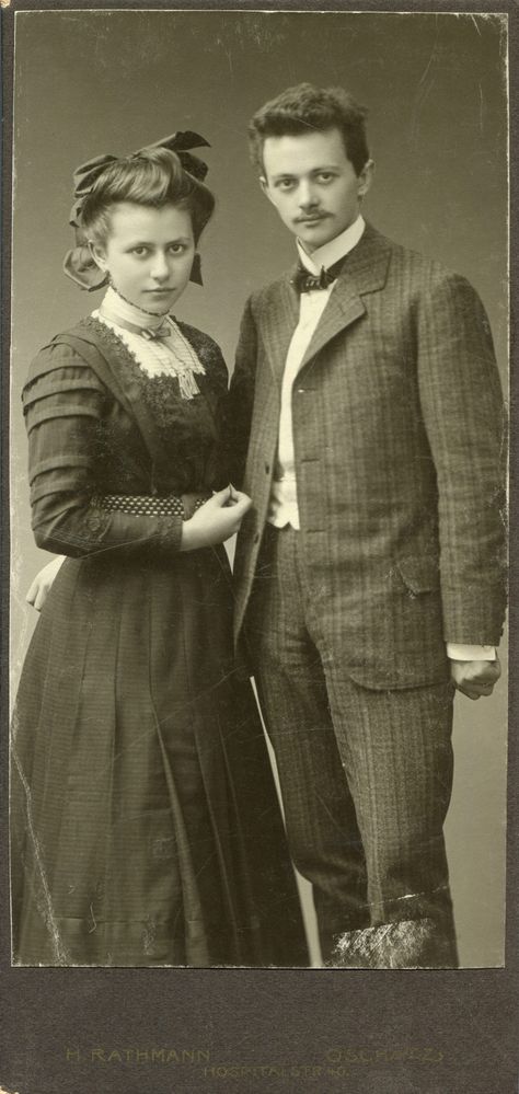 Vintage Couple Photography, Flame Of Love, Belle Epoch, Victorian Couple, Vintage Photo Album, You Are My Home, Old Portraits, Vintage Couples, Victorian Photos