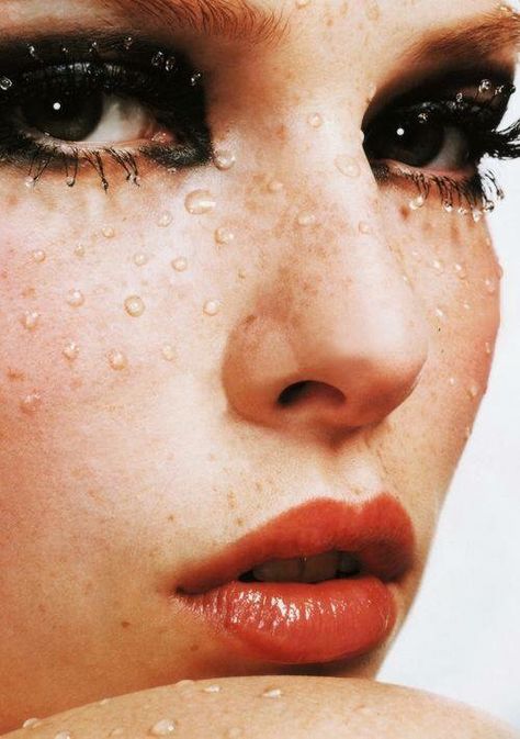 Angels Beauty, Drops Of Water, Painted Faces, Smoky Eyes, Beauty Shoot, Blue Eyeshadow, Editorial Makeup, Wet Look, Her Eyes