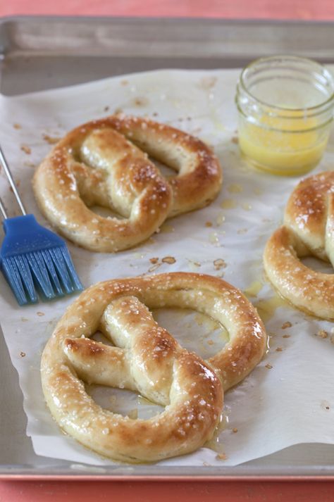 Pretzels Are a Great Rainy Day Activity | Between Carpools Rainy Day Cooking Ideas, Rainy Day Baking Recipes, Rainy Day Baking, Hot Pretzels, Homemade Moon Sand, Rainy Day Recipes, Rainy Day Activity, Baking Soda Bath, Moon Sand