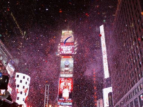 New York Ball Drop, New Year New York, New York Ball, New York New Years Eve, Playlist Pics, New Years Eve Ball, New Years Ball, Nyc Times Square, Happy New Year 2016