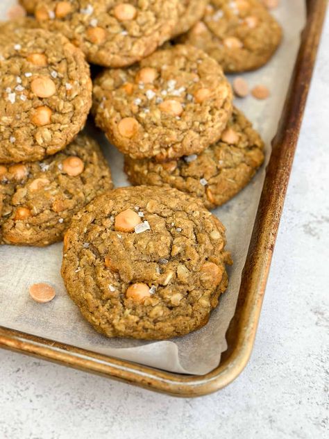 Pumpkin Butterscotch Cookies - The Salted Sweets Pumpkin Butterscotch Cookies, Cinnamon Shortbread, Butterscotch Cookies Recipes, Butterscotch Chip Cookies, Butterscotch Recipes, Pumpkin Butterscotch, Cookie Dough Filling, Pumpkin Oats, Butterscotch Cookies