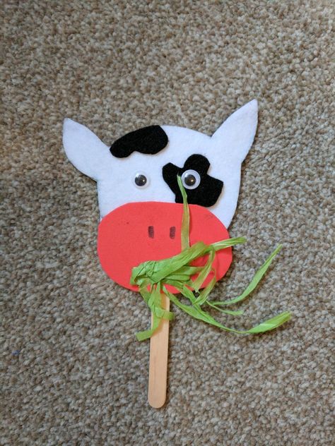 Cow Puppet Craft, Cow Puppet, Puppet Craft, Abc Crafts, Puppets Diy, Puppet Crafts, Arts And Crafts For Kids, Ox, Puppets