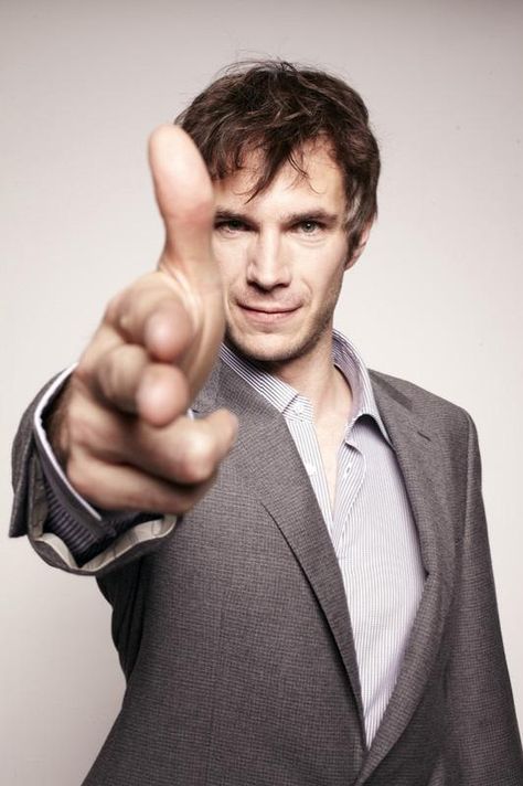 James D'Arcy James D Arcy, Funny Women Quotes, Perfect White Shirt, James D'arcy, Men Quotes Funny, Actors Funny, Famous Comics, Agent Carter, Piano Player