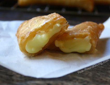 Bavarian Cream Pie, Fry Pies, Fried Pies Recipe, Fried Hand Pies, Bavarian Cream Filling, Baking With Grandma, Cream Pie Filling, Sweet Bakes, German Desserts