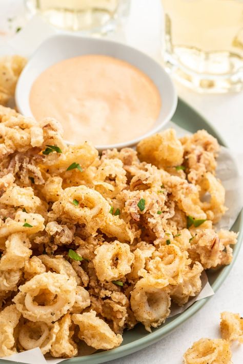 Calamari Sauce, Calamari Recipe, Calamari Recipes, Fried Calamari, Recipe Girl, Calamari, Fried Food, Fish Dishes, Steak Recipes