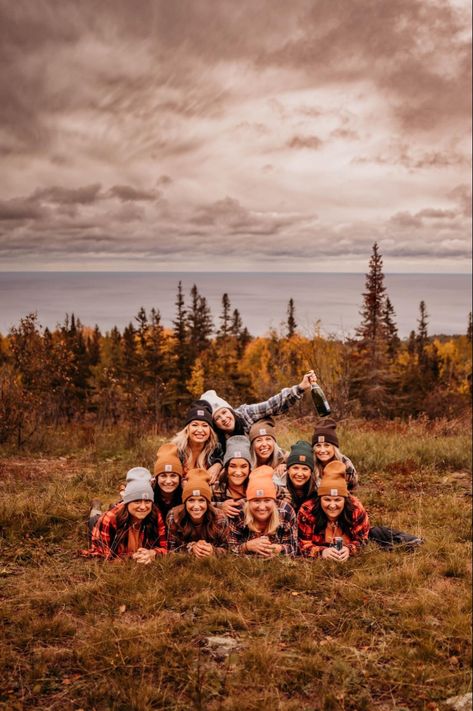 Flannel and carhartt hat bach party weekend in Grand Marais, MN!! So fun getting photos of the whole group while hiking!! NorthCo.Photography is AMAZING!!!! Hike Bachelorette Party, Bridal Hiking Outfit, Mountain Cabin Bachelorette Party, Bachelorette Mountain Weekend, Yellowstone Bachelorette Party, Bachelorette Hike, Montana Bachelorette Party, Bachelorette Cabin Weekend, Flannel Bachelorette Party