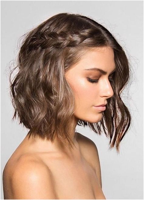 14 attractive Graduation Hairstyles for Short Hair Cute Check more at https://www.maneleradio.net/14-attractive-graduation-hairstyles-for-short-hair-cute.html Grad Hairstyles, Semi Formal Hairstyles, Formal Hairstyles For Short Hair, Formal Hairstyles For Long Hair, Ball Hairstyles, Prom Hairstyles For Short Hair, Graduation Hairstyles, Penteado Cabelo Curto, Cute Hairstyles For Short Hair