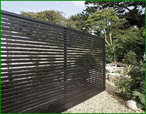 Prefab horizontal wood fence Modern horizontal wooden fence panels ... Modern Wood Fence, Slatted Fence, Yard Privacy, Wood Fence Design, Black Fence, Modern Front Yard, Privacy Fence Designs, Horizontal Fence, Garden Screening