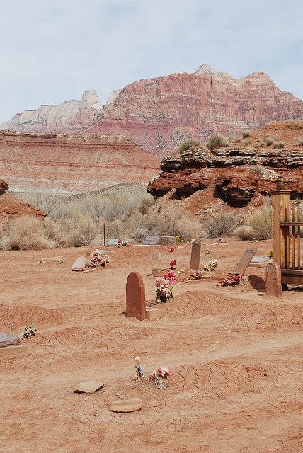 Grafton, Utah Ghost Town Nice view for a cemetary #ghosttown #grafton #utah #southwest #usa #visittheusa #visitutah Small Desert Town Aesthetic, Desert Cemetery, Desert Gothic, Southwestern Gothic, Courier 6, Dolores Abernathy, Desert Aesthetic, John Wilson, Desert Dream