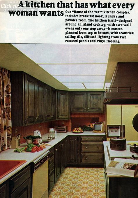 70s Kitchen, 1970s Kitchen, 1970s Decor, Living Tv, 1970s Home, Retro Interior Design, Warm Home Decor, Decor Eclectic, 70s Home