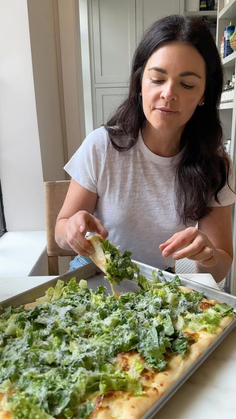 Katie Lee Biegel | Caesar Salad Pizza — two of my favorite things in one 🍕🥗 It’s the lemon zest on the hot pizza that really does it for me 🤌 Recipe below… … | Instagram Caesar Salad Pizza, Pickle Salad, Katie Lee Biegel, Salad Pizza, Hot Pizza, Pizza Salad, Lettuce Salad, Summer Eating, Savory Pie