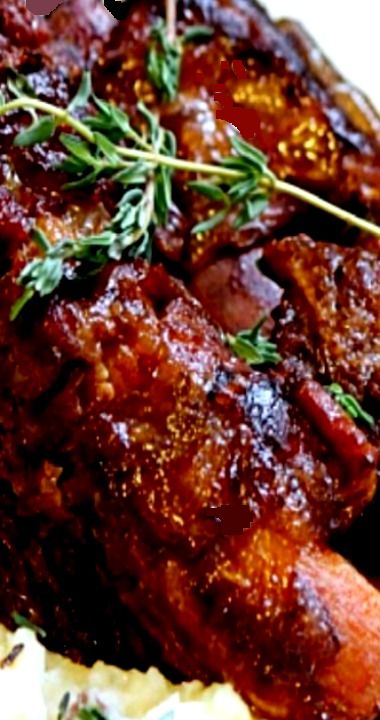 Beef Ribs Slow Cooker, Short Rib Recipes Oven, Ribs Slow Cooker, Ribs Recipe Oven, Sharing Plates, Braising Recipes, Braised Pork Ribs, Braised Short Ribs Recipe, Crock Meals