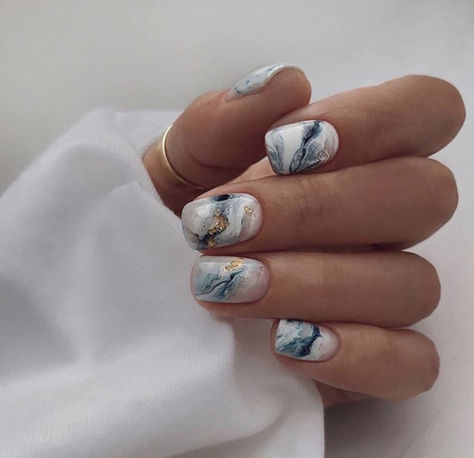 These ocean nails include designs featuring fish nail art, beach scenes, and pretty waves. Wear them to the shore all summer long. #ocean #nails #nailart Short Fake Nails, February Nails, Nagel Tips, Manicure Diy, Short Square Nails, Fake Nails With Glue, Get Nails, Manicures Designs, Girls Nails