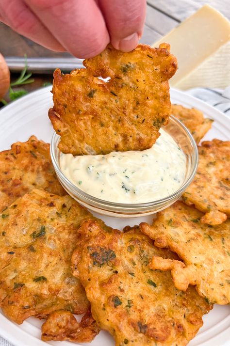 Cheese Fritters Recipe, Cheese Fritters, Queso Manchego, 20 Minute Recipes, Fritter Recipes, Spanish Onion, Onion Recipes, Manchego, Bean Soup