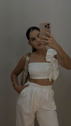 Crop Tops Elegantes, Top Farm, Body Outfit, Looks Party, Mini Top, Photo Outfit, Fashion Mistakes, Looks Chic, Really Cute Outfits