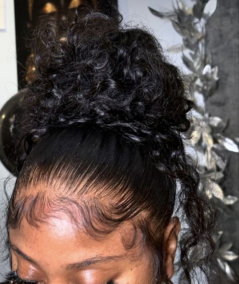 Natural Hair Bun Styles, Curly Bun, Mixed Curly Hair, Quick Natural Hair Styles, Dyed Hair Inspiration, Hair Techniques, Protective Hairstyles Braids, Curly Hair Styles Easy, High Bun