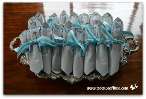 Party Napkins on a silver tray - How to Make Paper Napkins Special Silverware Wrapped In Napkin, Napkin Wrapped Silverware, Fold Paper Napkins, Unique Table Decorations, Wrapped Silverware, How To Fold Napkins, Easy Napkin Folding, Fold Napkins, Craft Paper Punches