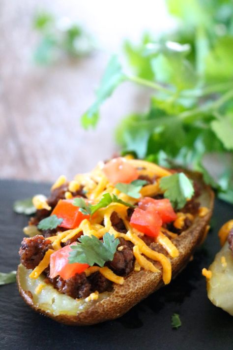 Taco Potato Skins with Cilantro Yogurt Dip Taco Dip With Refried Beans, Authentic Refried Beans, Best Taco Dip, Ineskohl Kitchen, Slow Cooker Salisbury Steak, Chicken Broccoli Rice Casserole, Stuffed Baked Potatoes, Best Macaroni Salad, Corn Chowder Recipe