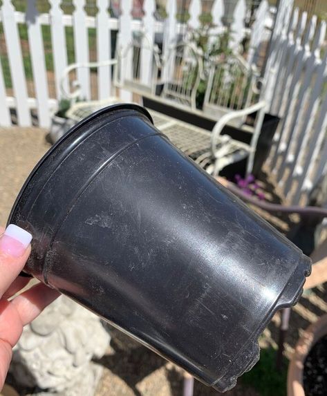 Check out this dollar store plastic planter upgrade and decorate your home on a budget. How To Make Cheap Plastic Pots Look Expensive, Make Plastic Look Like Metal, Upcycle Flower Pots, Diy Plastic Pot Makeover, How To Make Planters, Diy Plastic Planter Makeover, Upcycle Plastic Planters, Planters Diy Outdoor, Decorate Plastic Plant Pots