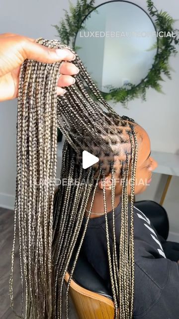 LA Braider & Hairstylist on Instagram: "This color mix ate and left no crumbs 🥵 😍
Book this style under Small knotless braids and add-on hip length 
Color: Ash blonde

.
. 
#labraider #labraids #calibraids #smallknotlessbraids #knotlessbraids #hollywoodbraider #bohobraids #braids #protectivehairstyle #azbraids #azbraider #houstonbraids #houstonbraider #riversidebraider #hollywoodbraids #cabraider" Medium Blonde Knotless Braids, Grey Knotless Box Braids, Gray Knotless Box Braids, Ash Blonde Box Braids, Small Blonde Knotless Braids, Ash Blonde Knotless Braids, Ash Blonde Braids Black Women, Blonde Knotless Braids Black Women, Mixed Color Knotless Braids