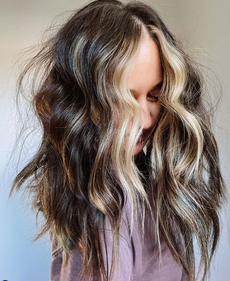 Woman showing off her new hair style and color that is brown waves with blonde highlights throughout. Dark Hair With Money Pieces, Dark Brown With Money Piece, Framing Blonde Highlights, Balayage With Face Framing, Face Framing Blonde Highlights, Money Pieces On Dark Hair, Moneypiece Highlights, Dimensional Brunette Balayage, Face Framing Blonde